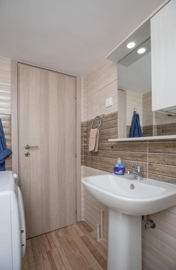 Cosy Apartment With Terrace Near Metro Station Atény Exteriér fotografie